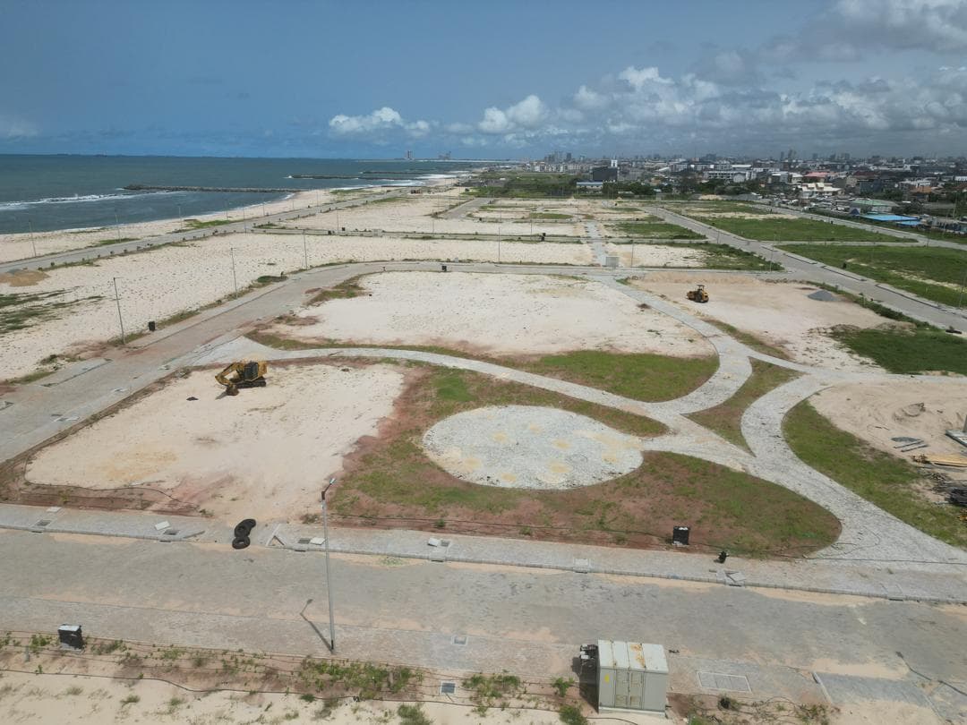 25 villas at Maiyegun Beach Estate — image 5