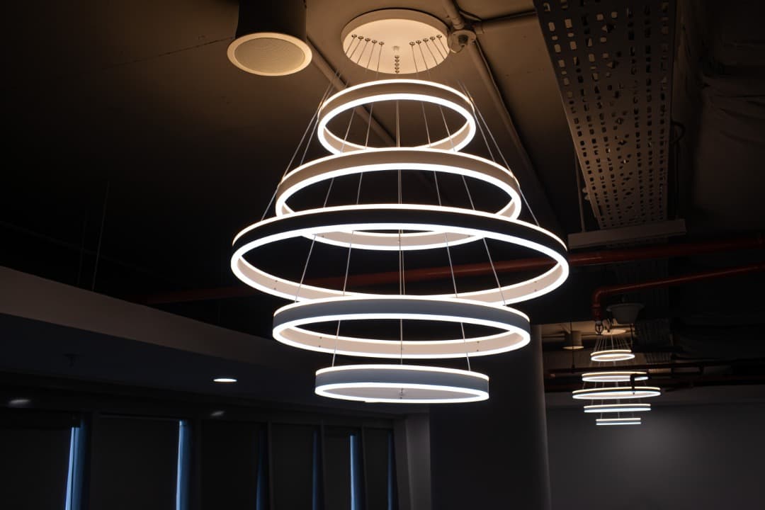 ELEV 8 — image 1