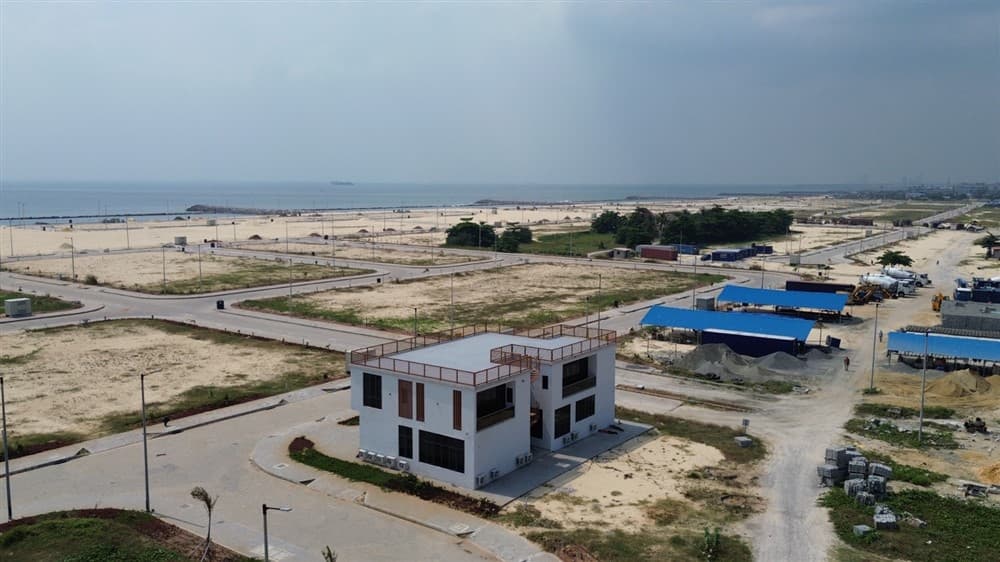 Duplexes at Maiyegun Beach Estate — image 8