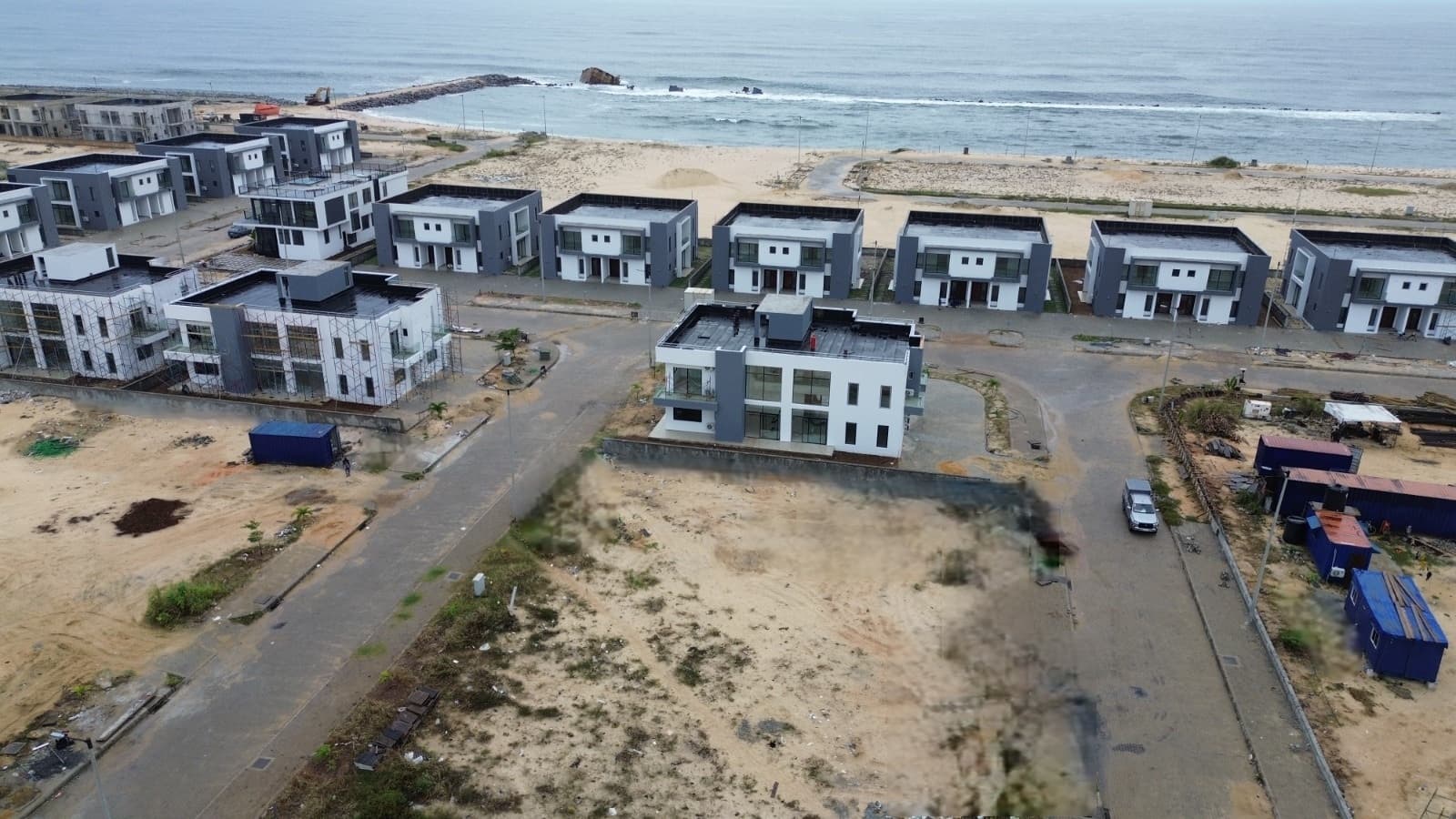 25 villas at Maiyegun Beach Estate — image 11
