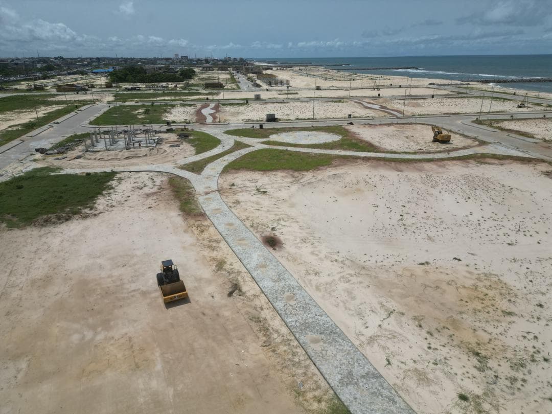 25 villas at Maiyegun Beach Estate — image 4